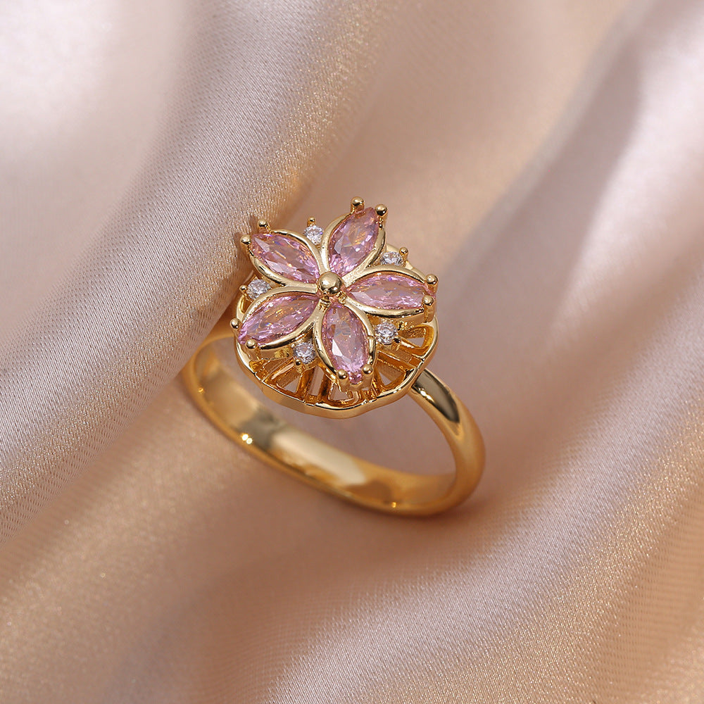 Anillo con Movimiento de flor rosada