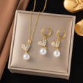 Set de Corazones Collar y Pendientes