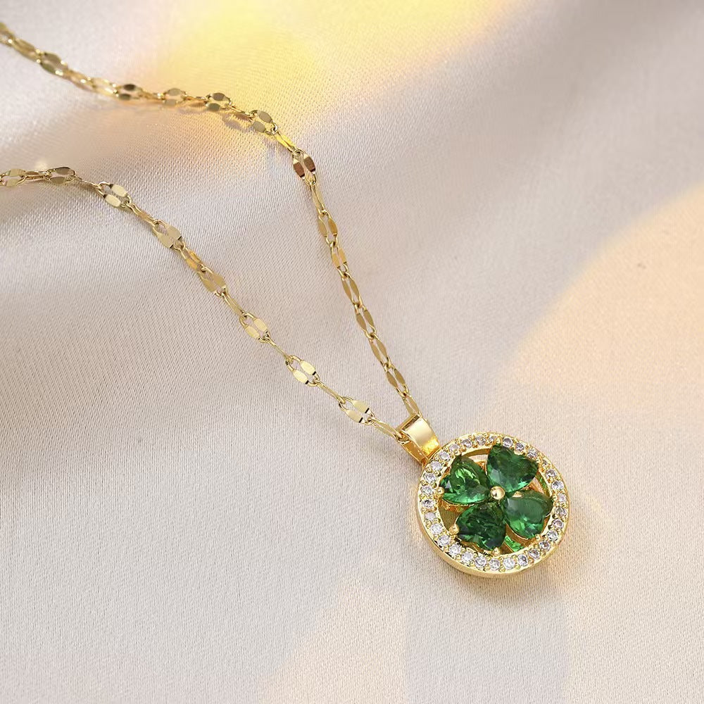 Collar de flor esmeralda con movimiento