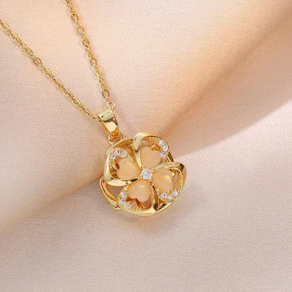 Collar de flor con movimiento